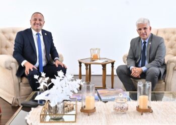 EL RECTOR SE REUNIÓ CON EL GOBERNADOR CLAUDIO POGGI, QUIEN SE COMPROMETIÓ A VISITAR EL CAMPUS EN EJECUCIÓN Y A CONTINUAR APOYANDO A LA UNVIME