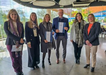 LA UNLC Y LA UNLP SELLAN UN ACUERDO ESTRATÉGICO PARA FORTALECER LA EDUCACIÓN A DISTANCIA