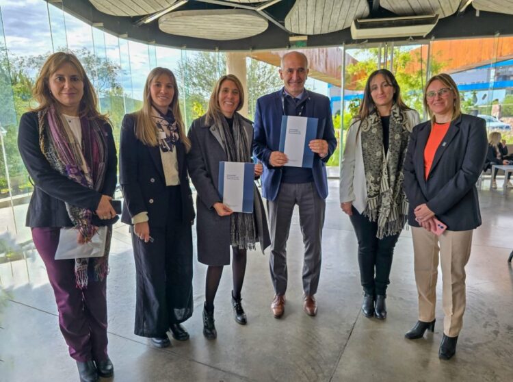 LA UNLC Y LA UNLP SELLAN UN ACUERDO ESTRATÉGICO PARA FORTALECER LA EDUCACIÓN A DISTANCIA