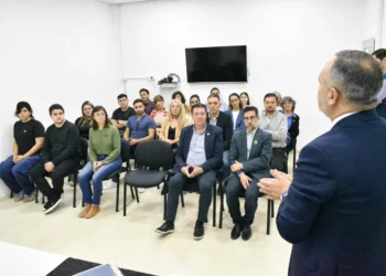 UNVIME: LA UNIVERSIDAD ENTREGÓ SUS DIPLOMAS A TRES NUEVOS PROFESIONALES
