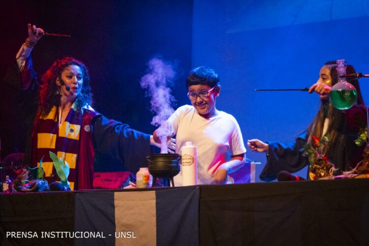 SE VIENE UNA NUEVA EDICIÓN DE «MINIMENTES: JUGANDO A SER CIENTÍFICOS Y CIENTÍFICAS»