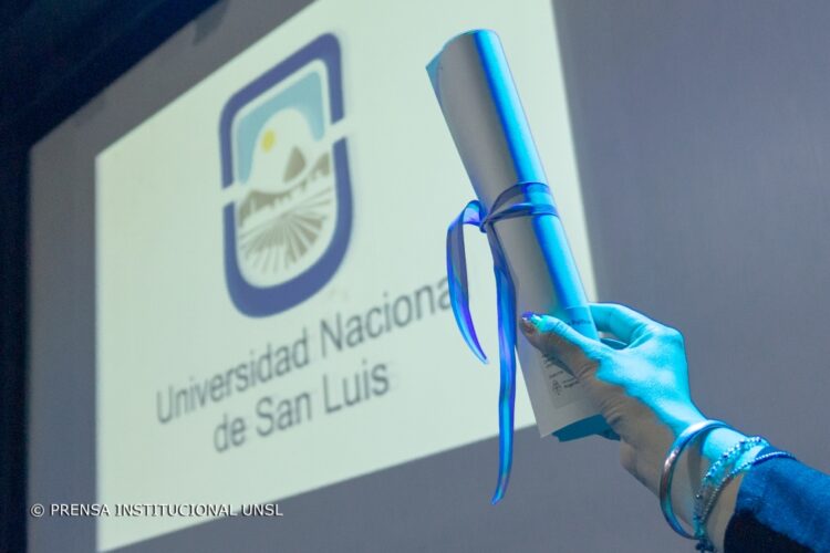SE APROXIMAN LAS PRIMERAS COLACIONES DE GRADOS DEL AÑO
