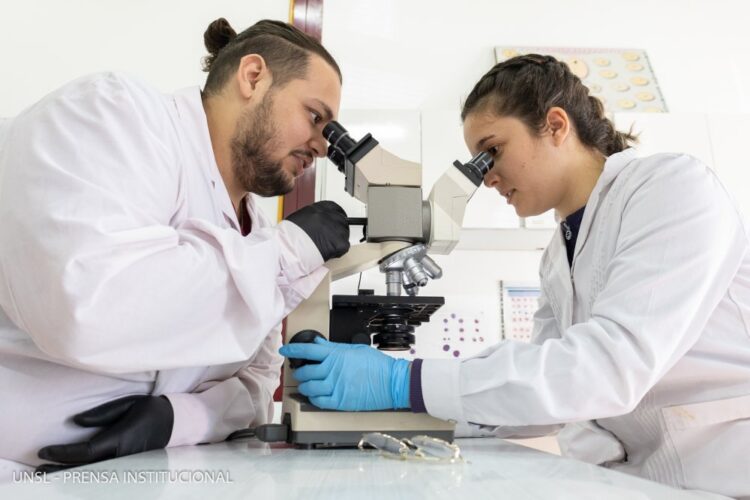 UNSL: INSCRIBEN A LA ESPECIALIZACIÓN EN BIOQUÍMICA CLÍNICA: ÁREA CITOLOGÍA