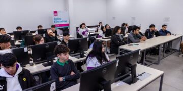 MÁS DE 600 ESTUDIANTES PARTICIPARON DE LA NOVENA EDICIÓN DE LAS JORNADAS DE PUERTAS ABIERTAS DE LA UNLC