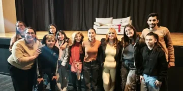 LA UNIVERSIDAD VIBRÓ ENTRE RISAS CON UN ESPECTÁCULO INTERNACIONAL