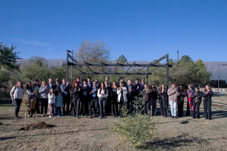 EMOTIVA CEREMONIA DE COLACIÓN EN LA UNLC: 22 NUEVOS PROFESIONALES RECIBIERON SUS DIPLOMAS