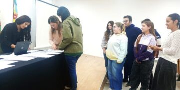 LA UNLC ENTREGÓ BECAS ESTUDIANTILES Y REAFIRMÓ SU COMPROMISO CON LA EDUCACIÓN PÚBLICA