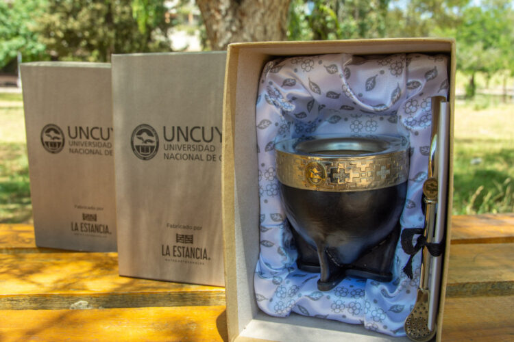 LA UNCUYO YA TIENE SU TIENDA DE PRODUCTOS Y SE PRESENTA CON OFERTAS DE LANZAMIENTO