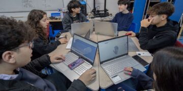 ESTUDIANTES DISEÑAN PRÓTESIS PARA MEJORAR LA CALIDAD DE VIDA DE DOS PERSONAS