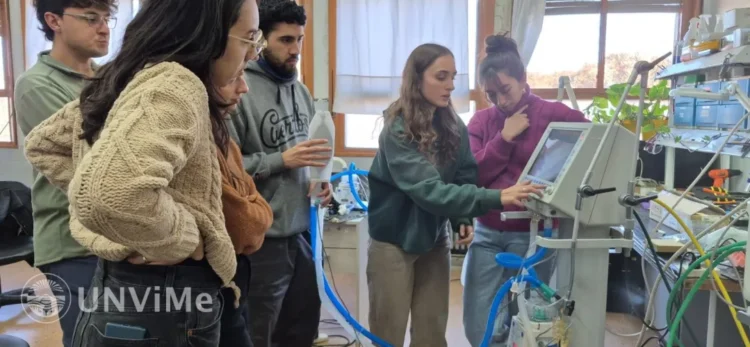 UNVIME: ESTUDIANTES AVANZADAS DE BIOINGENIERÍA DICTARON UN TALLER TEÓRICO PRÁCTICO EN RESPIRADORES