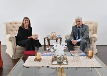 UNLC: LA RECTORA PRESENTÓ AL GOBERNADOR EL PLAN QUE LIDERA LA UNLC CONTRA LOS INCENDIOS FORESTALES