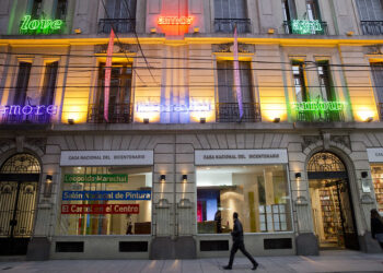 SONIA HÖGER, DOCENTE DE LA UNLC, EXPONE EN UNA MUESTRA NACIONAL DE ARTES VISUALES