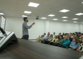 LA UNLC PRESENTA LOS PROYECTOS DE INVESTIGACIÓN Y DESARROLLO 2025-2026