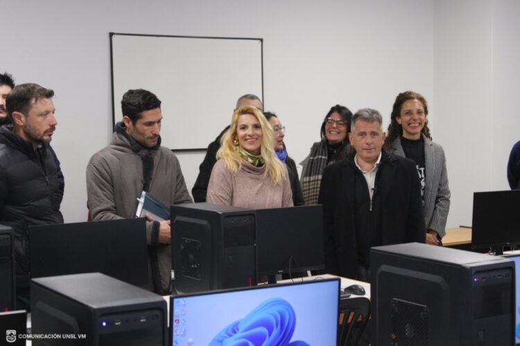 UNSL: INAUGURARON UNA AULA DE CÓMPUTOS PARA PRÁCTICAS PROFESIONALES