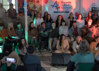 UNA TARDE A PURA MÚSICA SE VIVIÓ EN EL CICLO MICRÓFONO ABIERTO