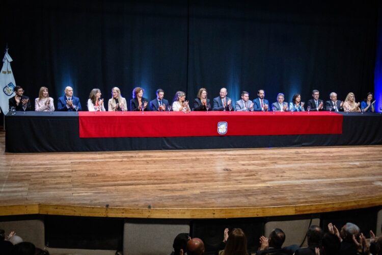 EL DR. RAÚL GIL ASUMIÓ EL RECTORADO DE LA UNSL