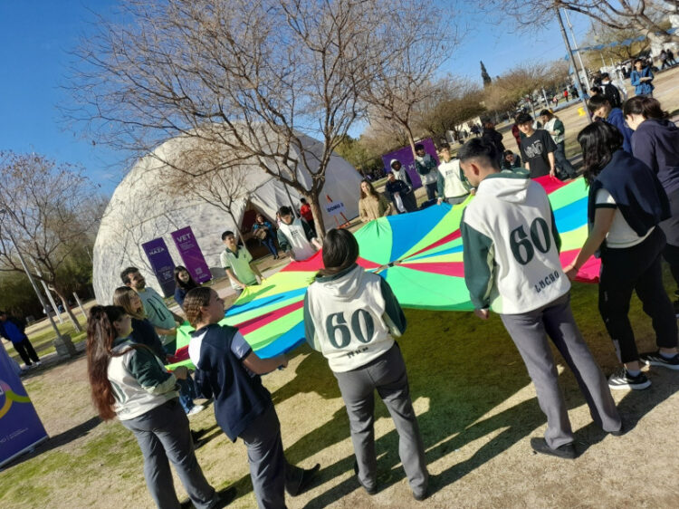 LA UNCUYO RECORRIÓ MÁS DE 1.200 KILÓMETROS PARA ACERCAR SU OFERTA EDUCATIVA