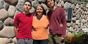 PREMIARON A ESTUDIANTES DE LA UNCUYO POR CREAR UNA HUERTA HIDROPÓNICA ESCOLAR