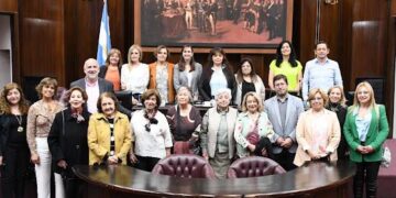 «LA PROCESIÓN CÍVICA ES UN LOGRO NO SOLO DE LA ESCUELA SINO DE TODA LA COMUNIDAD QUE ACOMPAÑA»