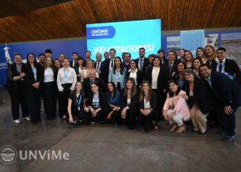 ENTREGARON DECRETOS A MÁS DE 200 DIRECTIVOS ESCOLARES POR CONCURSO DONDE LA UNVIME ESTUVO A CARGO DE LA CAPACITACIÓN