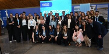 ENTREGARON DECRETOS A MÁS DE 200 DIRECTIVOS ESCOLARES POR CONCURSO DONDE LA UNVIME ESTUVO A CARGO DE LA CAPACITACIÓN