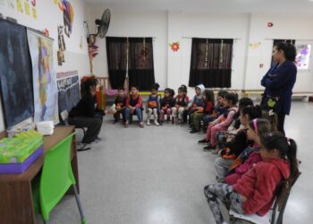 CAMILA COLETTA LLEVÓ LA PALEONTOLOGÍA A LAS AULAS DE CARPINTERÍA