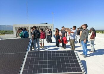 LA UNLC INICIÓ TALLERES TÉCNICOS JUNTO A ESTUDIANTES DE LA ESCUELA ARÍSTIDES BRATTI