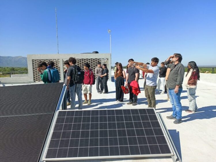 LA UNLC INICIÓ TALLERES TÉCNICOS JUNTO A ESTUDIANTES DE LA ESCUELA ARÍSTIDES BRATTI