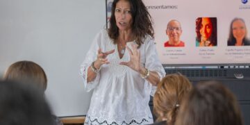 LA ULP CAPACITA A COMERCIANTES DE LA PUNTA PARA FORTALECER EL TURISMO LOCAL