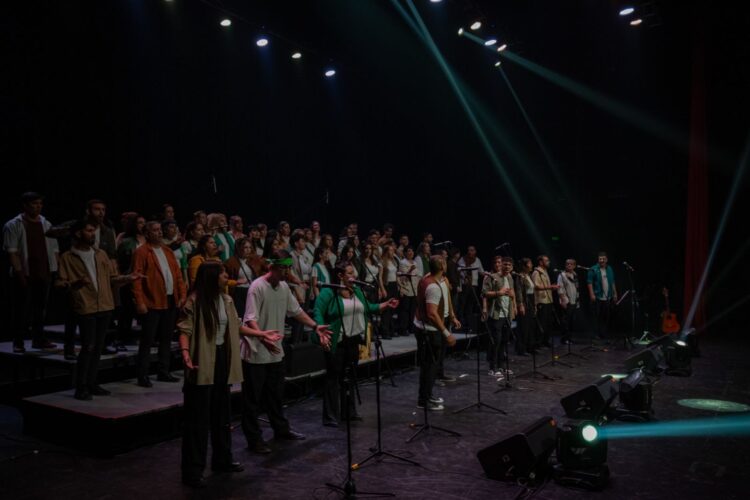 “LA MAREA” INUNDÓ DE ALEGRÍA Y COLOR EL CINE TEATRO SAN LUIS