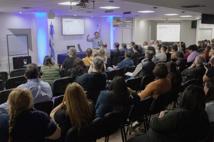 LA ULP REUNIÓ A ESTUDIANTES Y PROFESIONALES EN LA DISERTACIÓN “VALUACIÓN FINANCIERA DE NEGOCIOS”