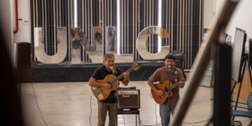 TODO UN DÍA DE ARTE Y CIENCIA EN LA UNLC