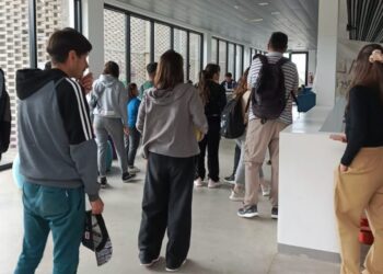 ESTUDIANTES DEL INSTITUTO ACUARELA DE BUENOS AIRES VISITARON LA UNLC