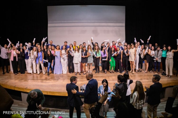 LA UNSL ENTREGARÁ DIPLOMAS A SUS NUEVOS GRADUADOS Y GRADUADAS