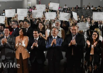 NUEVOS PROFESIONALES DE LA UNVIME RECIBIERON SUS DIPLOMAS