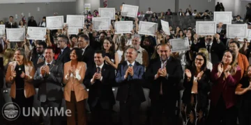 NUEVOS PROFESIONALES DE LA UNVIME RECIBIERON SUS DIPLOMAS