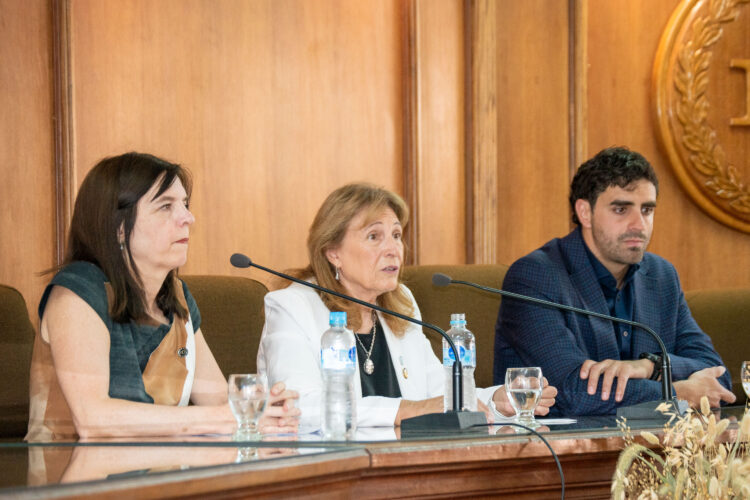 LA UNCUYO CAPACITÓ AGENTES PÚBLICOS DE LA PROVINCIA Y LOS MUNICIPIOS