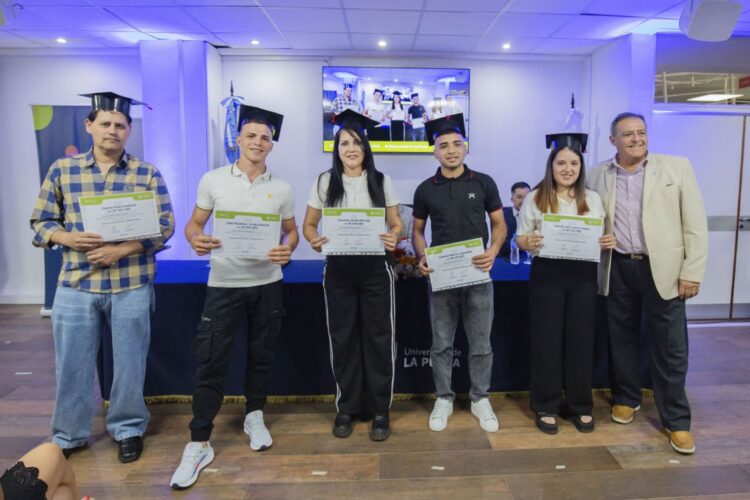 LA ULP CONCRETÓ UN NUEVO EGRESO DE ESTUDIANTES EN LA MODALIDAD ADULTOS