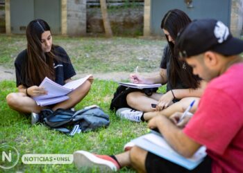 CONVOCATORIA A BECAS PARA ESTUDIANTES NO INGRESANTES Y RENOVANTES