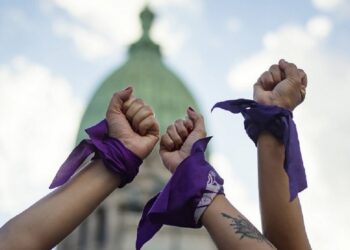 8M: MIRAR EL DESMANTELAMIENTO Y LA CRISIS DESDE UNA PERSPECTIVA DE GÉNERO