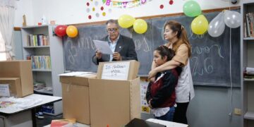 MÁS DE 80 KITS ESCOLARES FUERON ENTREGADOS EN TRES ESCUELAS DEL INTERIOR PROVINCIAL