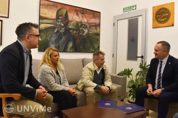 SE SUSCRIBIÓ UN CONVENIO ENTRE LA UNVIME Y LA FCEJS