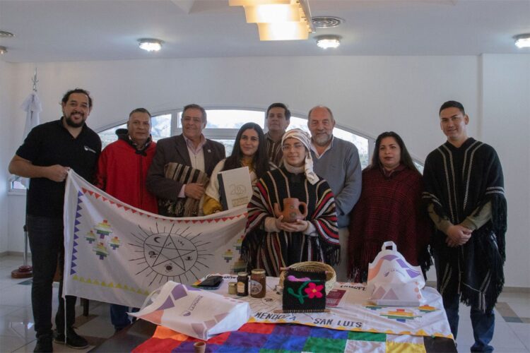 LA ULP RECIBIÓ A LA COMUNIDAD PINKANTA DEL PUEBLO HUARPE PARA FORTALECER LA EDUCACIÓN INTERCULTURAL