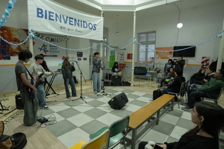 LA ESCUELA DE MÚSICA CONSOLIDA Y FORTALECE EL VÍNCULO CON SUS ESTUDIANTES