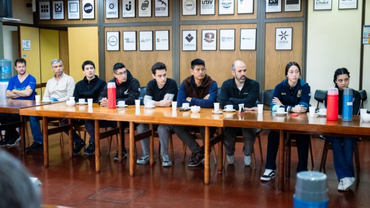 ESTUDIANTES DE SECUNDARIA VIVEN SU PRIMERA EXPERIENCIA LABORAL EN LA UNSL