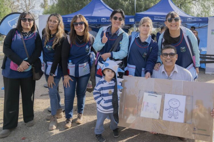 PRESENTARON ‘ECOCUENTOS’ EN LOS FESTEJOS DE LA SEMANA DE LOS JARDINES