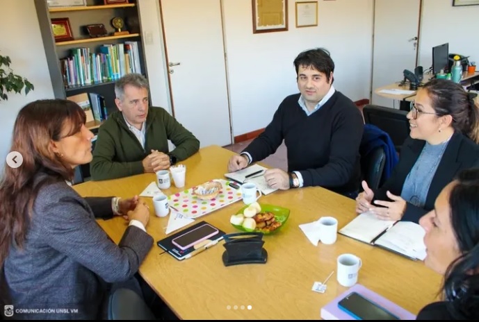 EL DECANO DE LA FCEJS DE LA UNSL, MANTUVO UNA REUNIÓN CON LA VICERRECTORA DE LA UCCUYOSL, Y LA DECANA DE LA FACULTAD DE DERECHO Y CIENCIAS SOCIALES