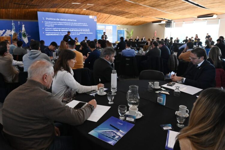 LA UNLC PARTICIPÓ EN UN ENCUENTRO NACIONAL SOBRE GOBERNANZA Y ESTRATEGIA DE DATOS EN SAN LUIS
