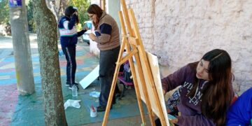 ESTUDIANTES DE ARTES VISUALES REALIZARON PRÁCTICAS DE DIBUJO Y PINTURA AL AIRE LIBRE EN PIEDRA BLANCA