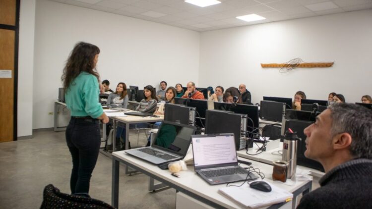 LA UNLC LANZÓ UN TRAYECTO DE CAPACITACIÓN DOCENTE EN ESPACIOS VIRTUALES DE ENSEÑANZA Y APRENDIZAJE